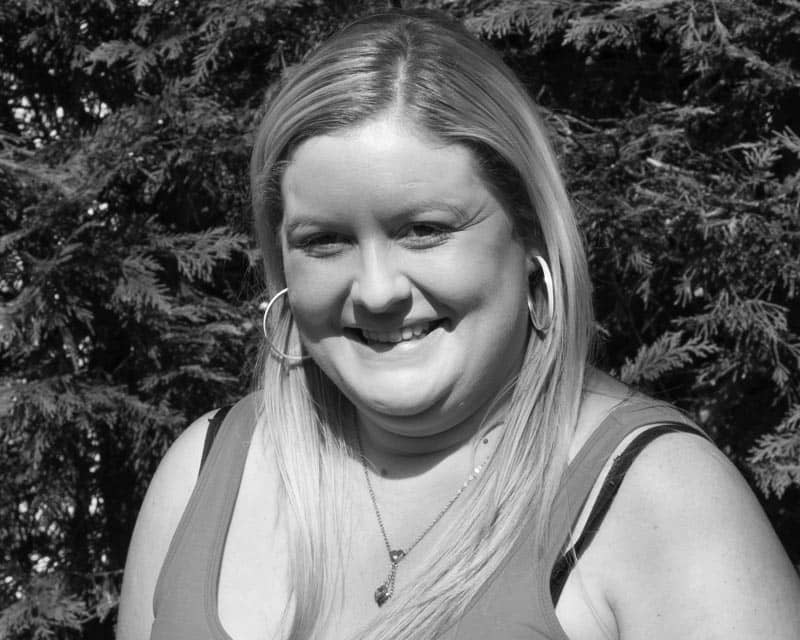 Portrait of Jennifer office team member.