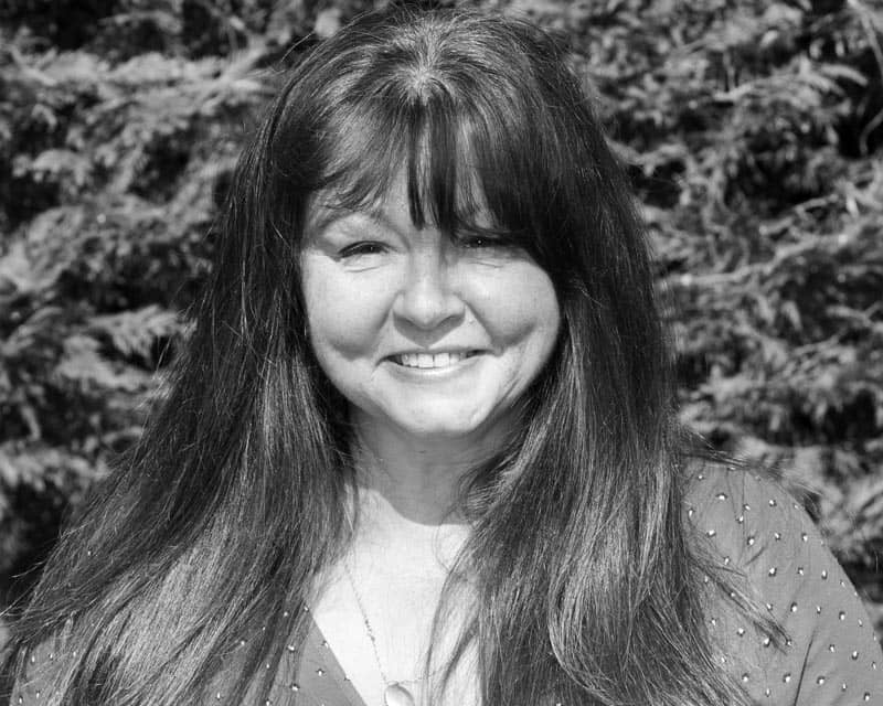 Portrait of Vicky office team member.
