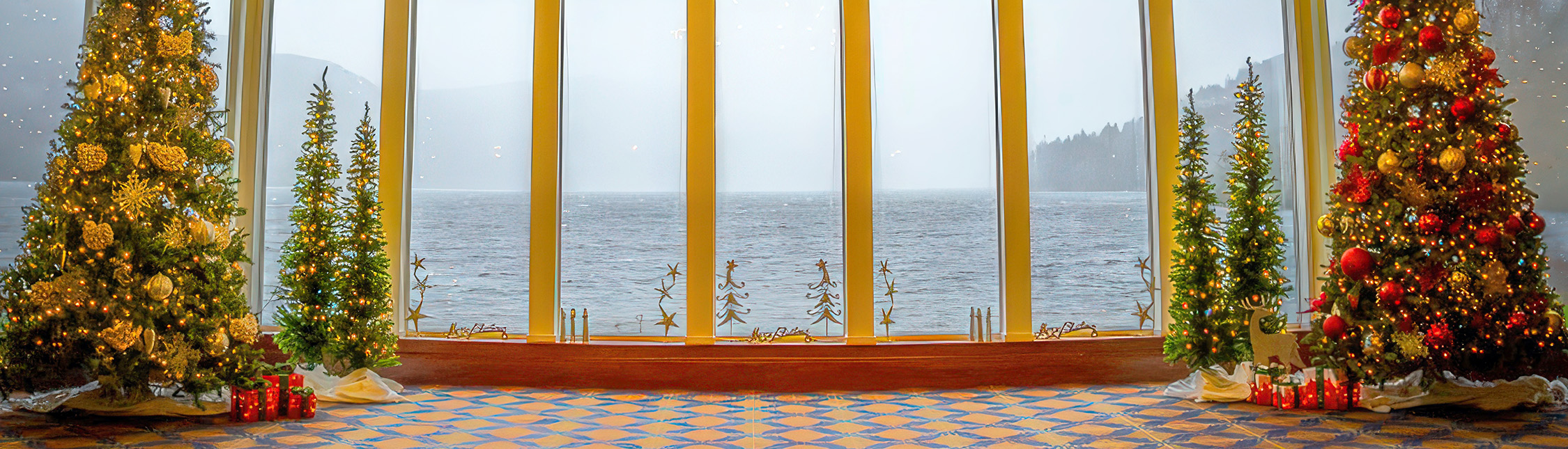 Foggy loch view at Ardgartan with boats and winter light